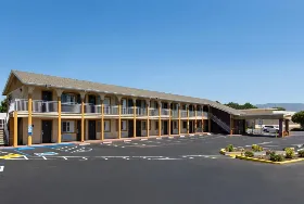 Photograph of Days Inn, Ukiah