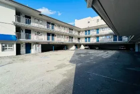Photograph of Motel 6 [1727529527], San Francisco
