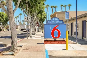 Photograph of Motel 6, Tustin