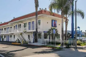 Photograph of Motel 6 [1727463992], La Mesa