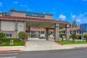Photograph of Motel 6, La Mesa