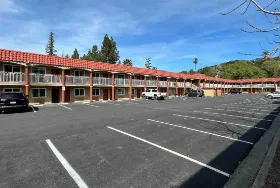 Photograph of Motel 6, Martinez
