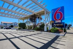 Photograph of Motel 6, Fort Bragg