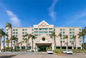 Photograph of Country Inn & Suites, San Diego
