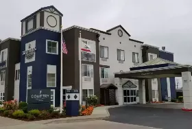 Photograph of Country Inn & Suites, San Carlos