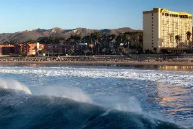 Photograph of Crowne Plaza, Ventura