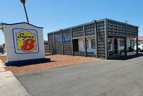 Photograph of Super 8, El Centro