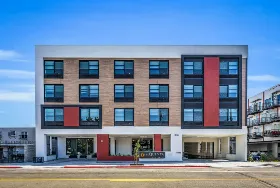 Photograph of La Quinta Inn & Suites, San Jose