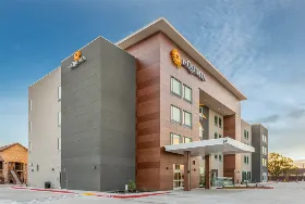 Photograph of La Quinta Inn & Suites, Galt