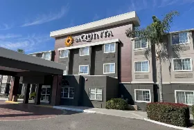 Photograph of La Quinta Inn & Suites, Tulare