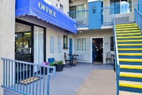 Photograph of Americas Best Value Inn, Hollywood