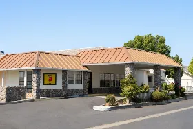 Photograph of Super 8, Dunnigan