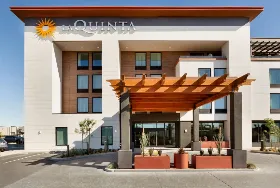 Photograph of La Quinta Inn & Suites, Santa Rosa