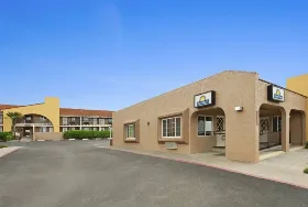 Photograph of Days Inn, San Simeon