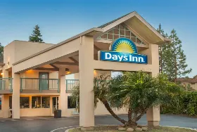 Photograph of Days Inn, Redwood City