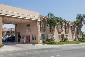 Photograph of Super 8, Bakersfield