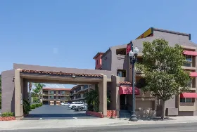 Photograph of Super 8, El Cajon