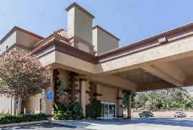 Photograph of Travelodge, Sylmar
