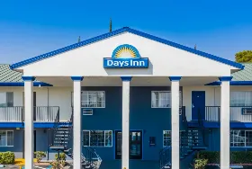 Photograph of Days Inn, Red Bluff