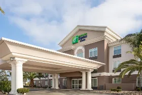 Photograph of Holiday Inn Express, Chowchilla