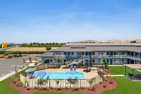 Photograph of Super 8, Lindsay