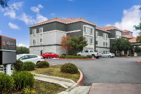 Photograph of La Quinta Inn & Suites, Visalia