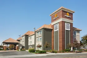 Photograph of La Quinta Inn & Suites, Fresno