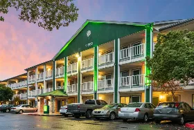 Photograph of HomeTowne Studios, Rancho Cordova