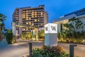 Photograph of Waldorf Astoria Beverly Hills, Beverly Hills