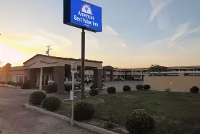 Photograph of Americas Best Value Inn, Hanford