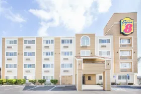 Photograph of Super 8, National City