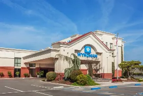 Photograph of Wyndham Visalia, Visalia