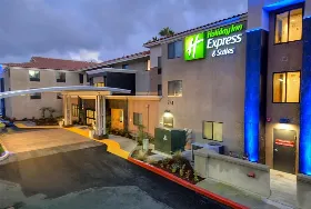 Photograph of Holiday Inn Express, Carlsbad