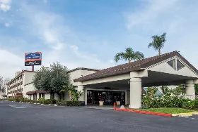 Photograph of Howard Johnson, Fullerton