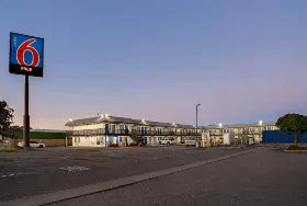 Photograph of Motel 6, Eureka