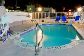 Photograph of Motel 6, Bishop