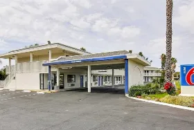Photograph of Motel 6, Buellton