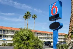 Photograph of Motel 6, Twentynine Palms