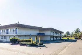 Photograph of Motel 6, Oroville