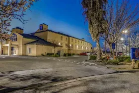 Photograph of Motel 6, Lemoore