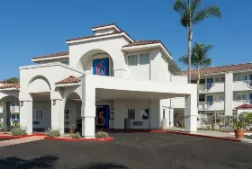 Photograph of Motel 6, Ventura