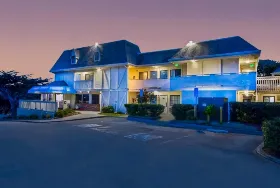 Photograph of Motel 6, Marina
