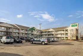 Photograph of HomeTowne Studios, Aurora