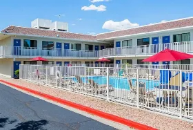 Photograph of Motel 6 ( I-25 ), Pueblo