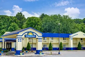 Photograph of Days Inn, Southington