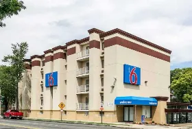 Photograph of Motel 6, Washington