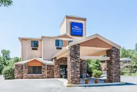 Photograph of Nuevo Inn And Suites Newark,