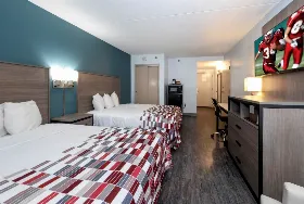 Photograph of Red Roof Inn & Suites, New Castle