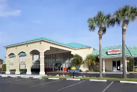 Photograph of Days Inn by Wyndham Fort Pierce Midtown, Fort Pierce