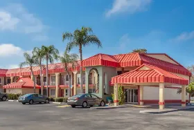 Photograph of Super 8, Clearwater